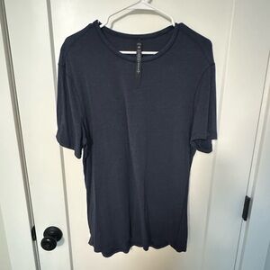 Men’s Lululemon T-shirt